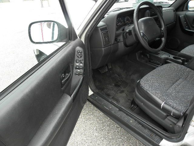 Jeep Cherokee 2001 photo 9