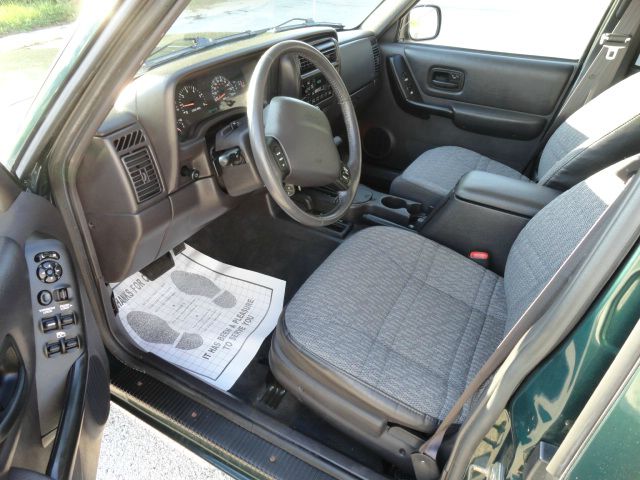 Jeep Cherokee 2001 photo 2