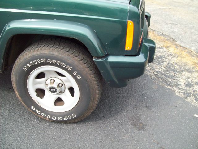 Jeep Cherokee 2001 photo 1