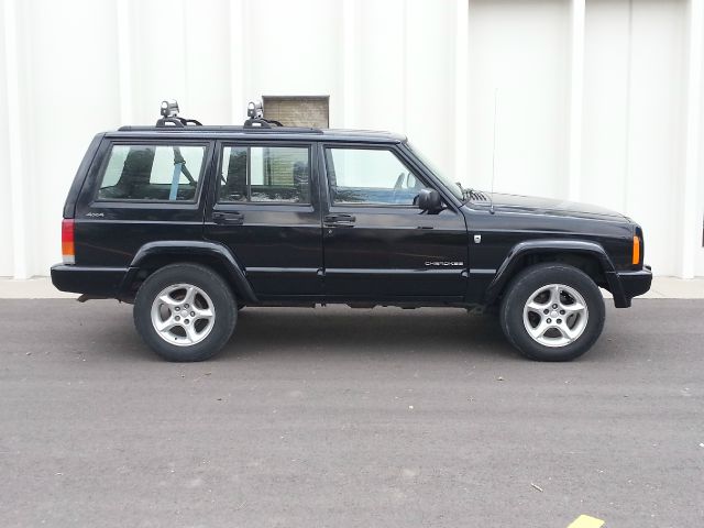 Jeep Cherokee Base GLS LX SUV