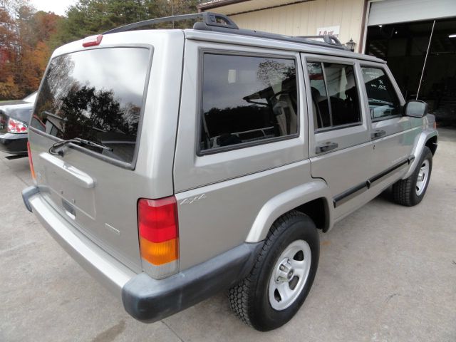 Jeep Cherokee 2001 photo 2