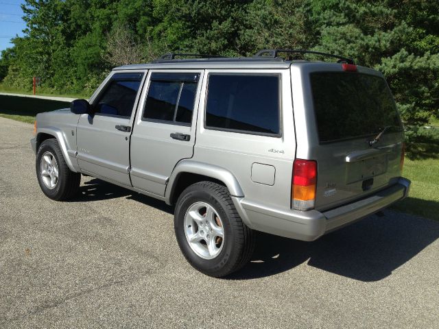 Jeep Cherokee Base GLS LX SUV