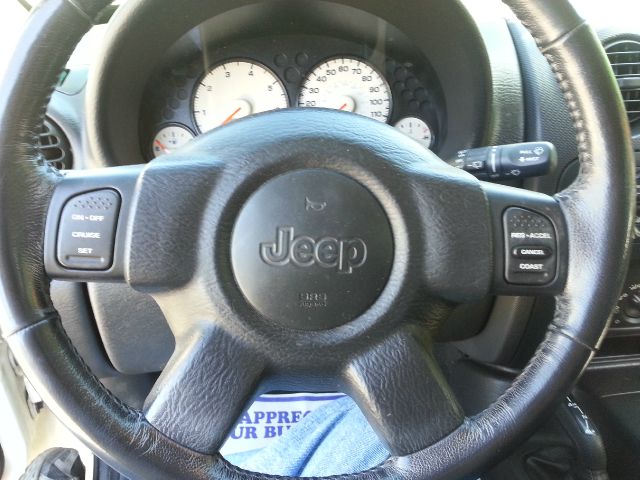 Jeep Cherokee 2004 photo 3