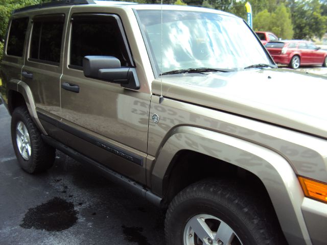 Jeep Commander 2006 photo 2