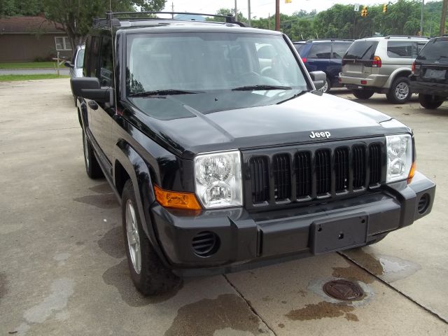 Jeep Commander Ram 3500 Diesel 2-WD SUV