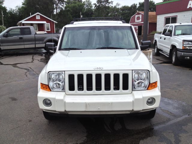 Jeep Commander Ram 3500 Diesel 2-WD SUV