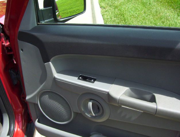 Jeep Commander 2006 photo 9