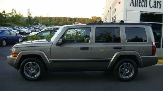 Jeep Commander 2006 photo 2