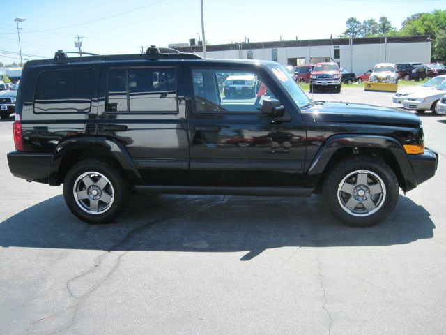 Jeep Commander Ram 3500 Diesel 2-WD SUV