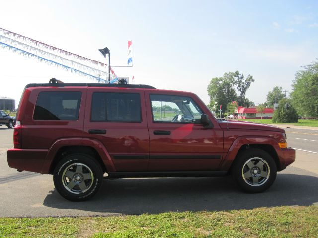 Jeep Commander Ram 3500 Diesel 2-WD SUV