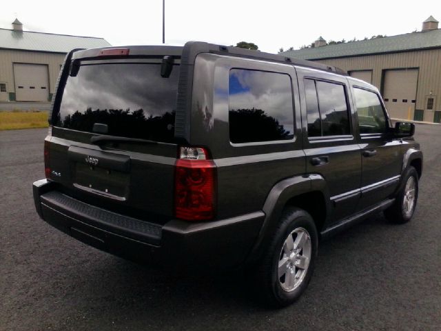 Jeep Commander Ram 3500 Diesel 2-WD SUV