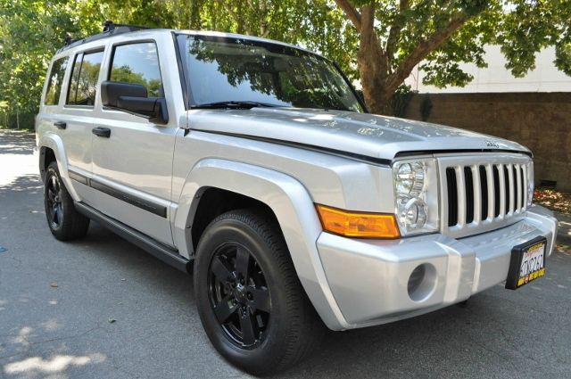 Jeep Commander Ram 3500 Diesel 2-WD SUV