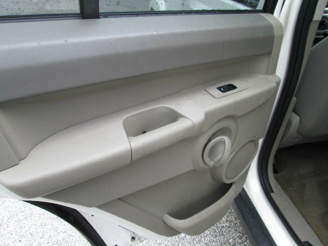 Jeep Commander 2006 photo 11