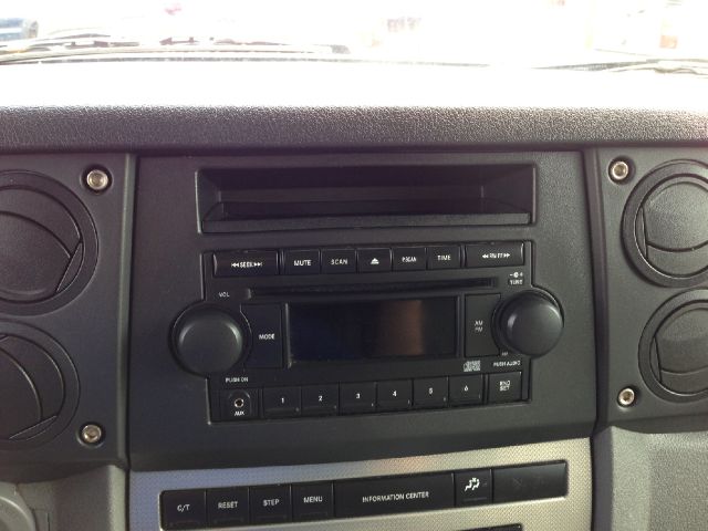 Jeep Commander 2006 photo 2