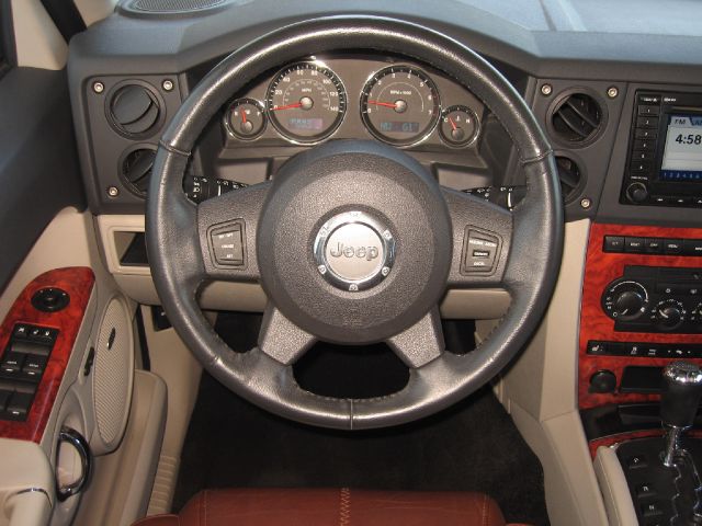 Jeep Commander 2007 photo 21