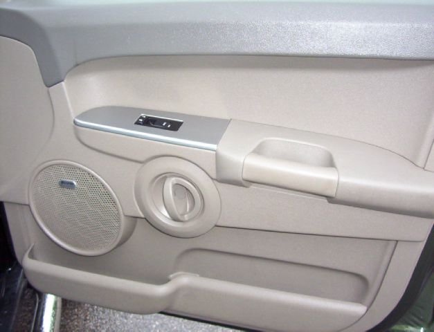 Jeep Commander 2007 photo 14