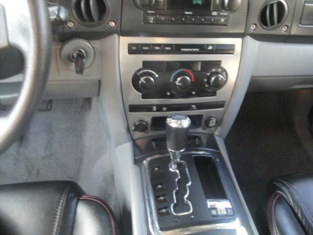 Jeep Commander 2007 photo 23