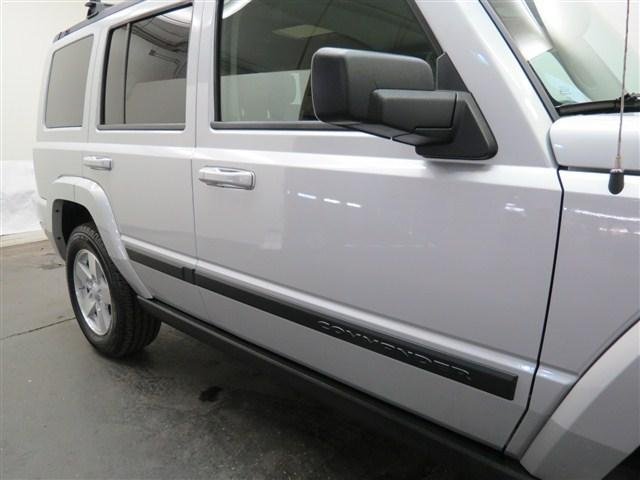 Jeep Commander 2008 photo 1