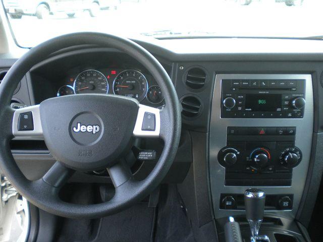 Jeep Commander 2010 photo 2