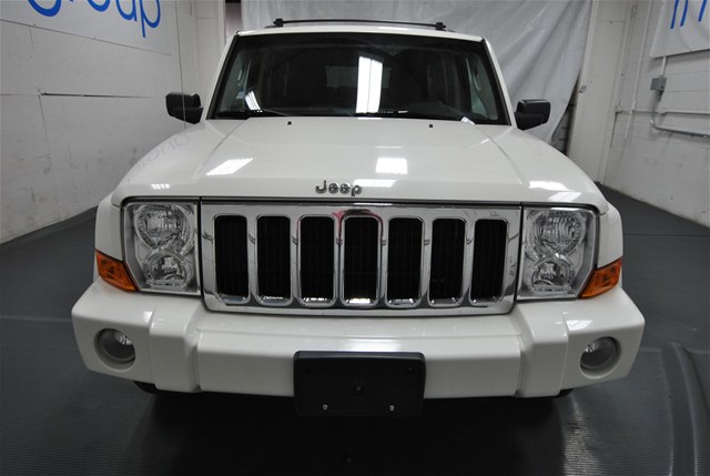 Jeep Commander 2010 photo 1