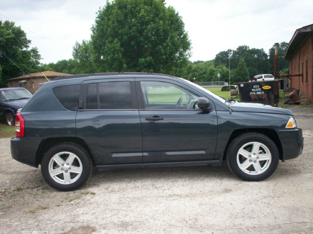 Jeep Compass Extended Cab V8 LT W/1lt SUV