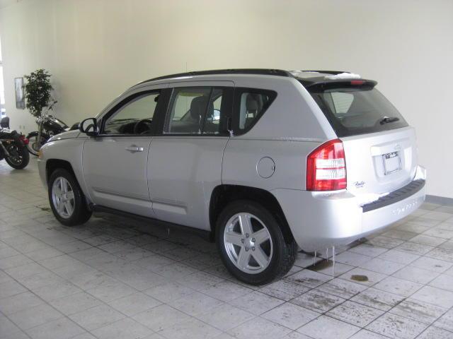 Jeep Compass 2010 photo 2