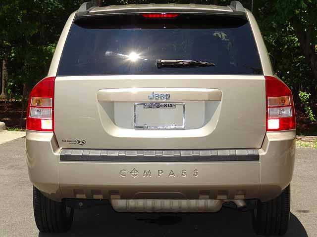 Jeep Compass 2010 photo 24