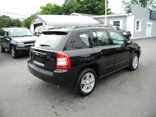 Jeep Compass 2010 photo 13