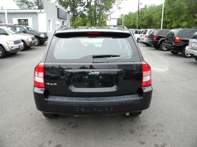 Jeep Compass 2010 photo 14