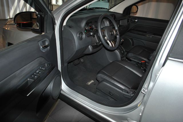 Jeep Compass 2011 photo 2