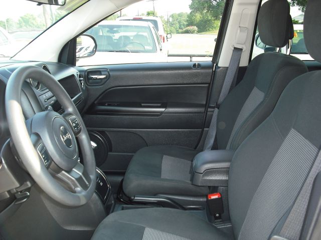 Jeep Compass 2011 photo 4