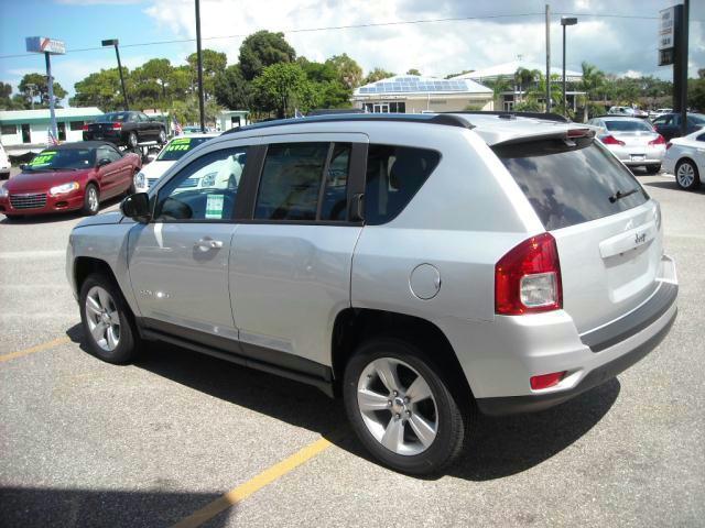 Jeep Compass 2011 photo 2