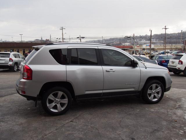 Jeep Compass 2011 photo 1