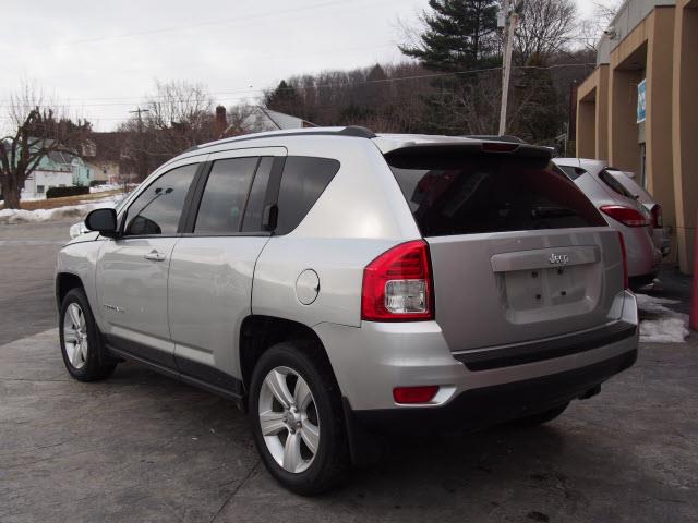 Jeep Compass 2011 photo 3