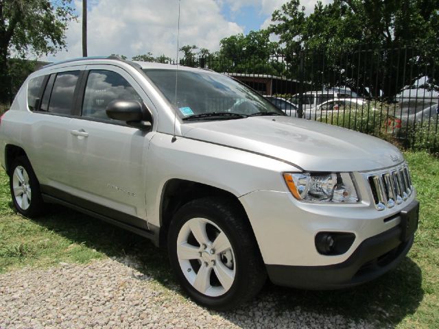 Jeep Compass 2011 photo 2