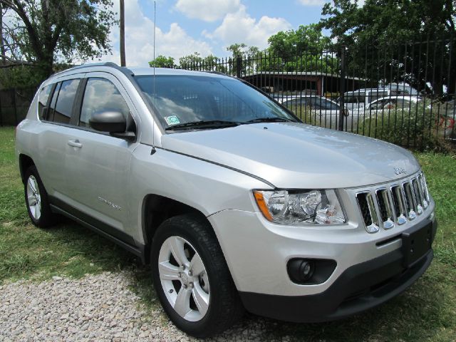 Jeep Compass 2011 photo 28