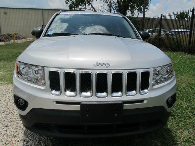 Jeep Compass 2011 photo 29