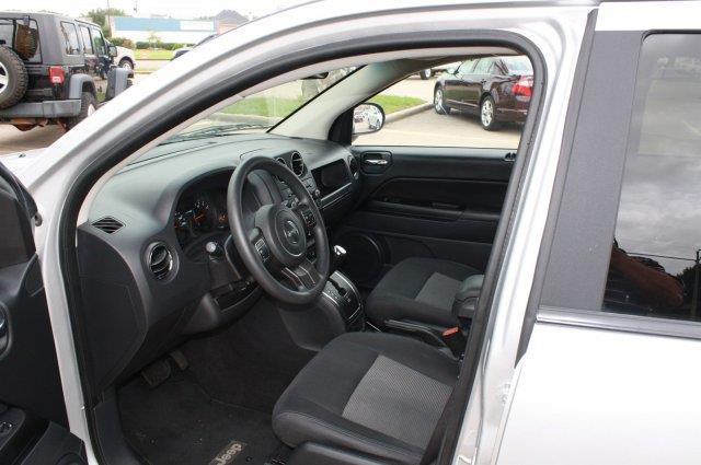 Jeep Compass 2011 photo 1