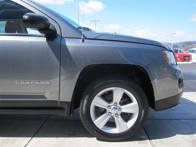 Jeep Compass 2011 photo 3