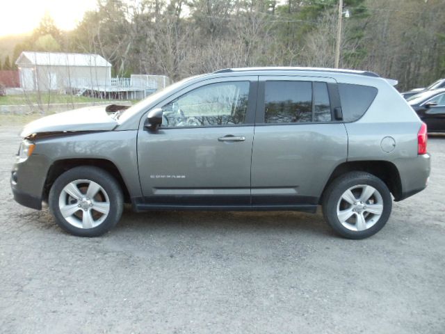 Jeep Compass 2011 photo 2