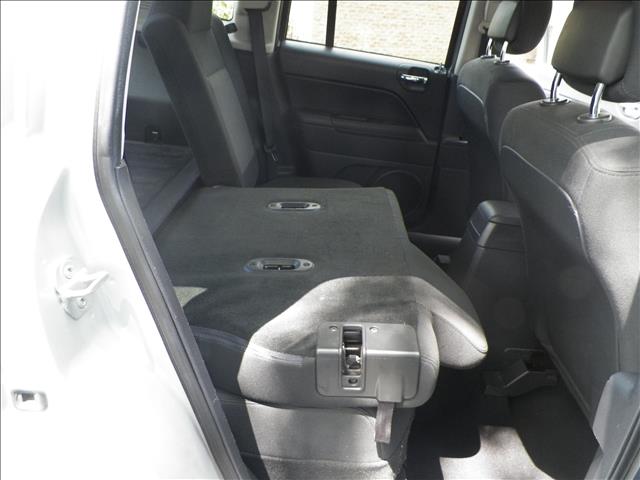 Jeep Compass 2012 photo 2