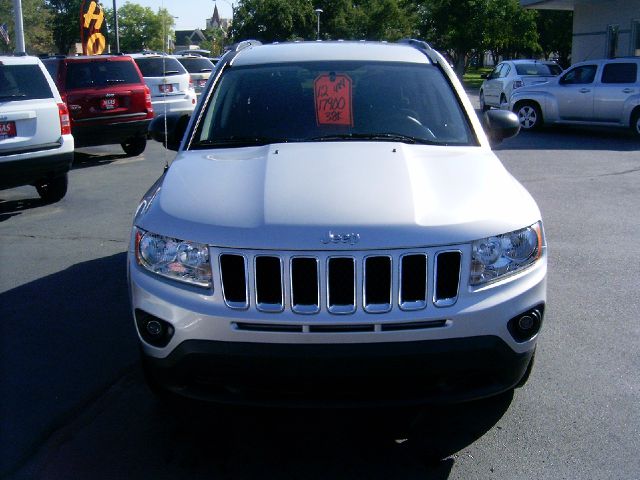 Jeep Compass 2012 photo 2