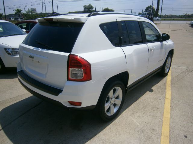 Jeep Compass 2012 photo 2