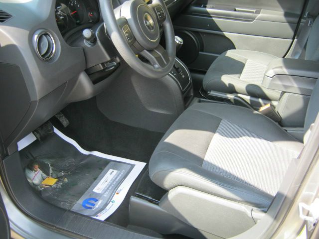 Jeep Compass 2012 photo 2