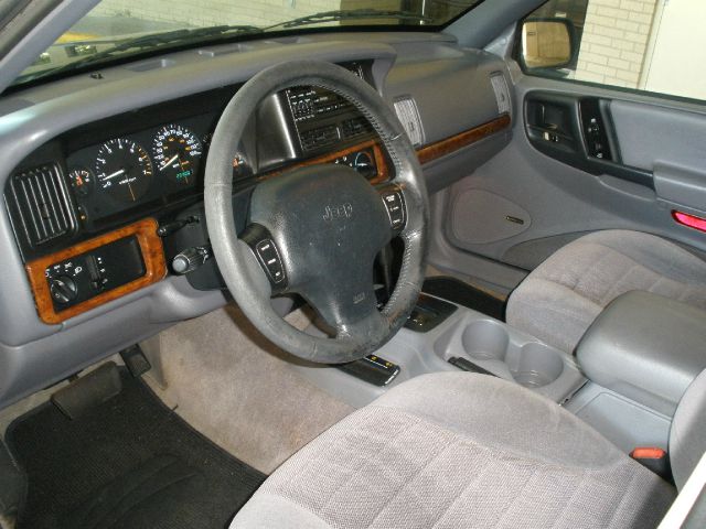 Jeep Grand Cherokee 1996 photo 2