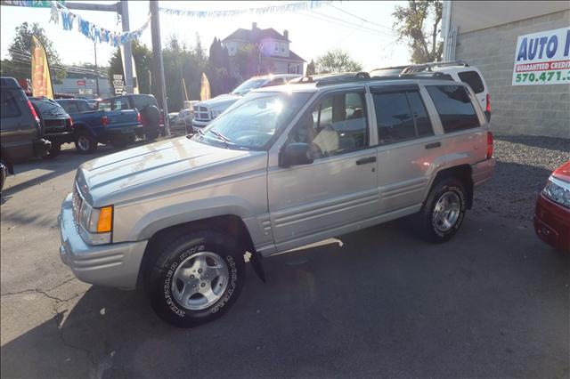 Jeep Grand Cherokee 30TH Anniv Waldoch DVD Leather SUV