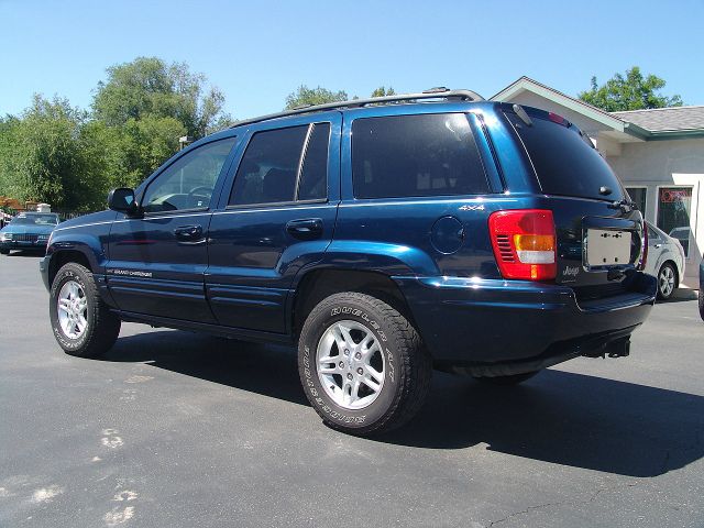 Jeep Grand Cherokee 2000 photo 2