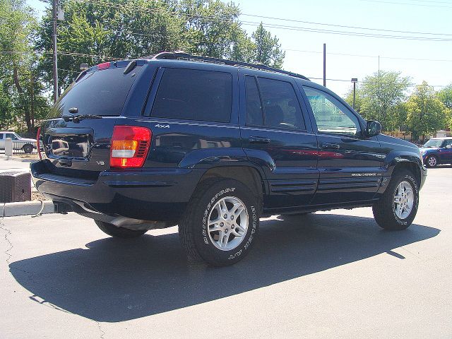 Jeep Grand Cherokee 2000 photo 3