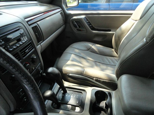 Jeep Grand Cherokee 2000 photo 3