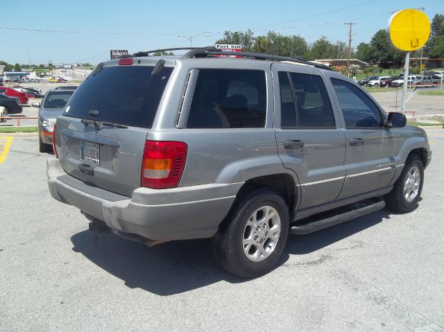 Jeep Grand Cherokee 2000 photo 1